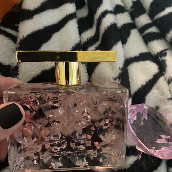 Is brand-new and authentic just don’t like the smell - Picture 2 of 7